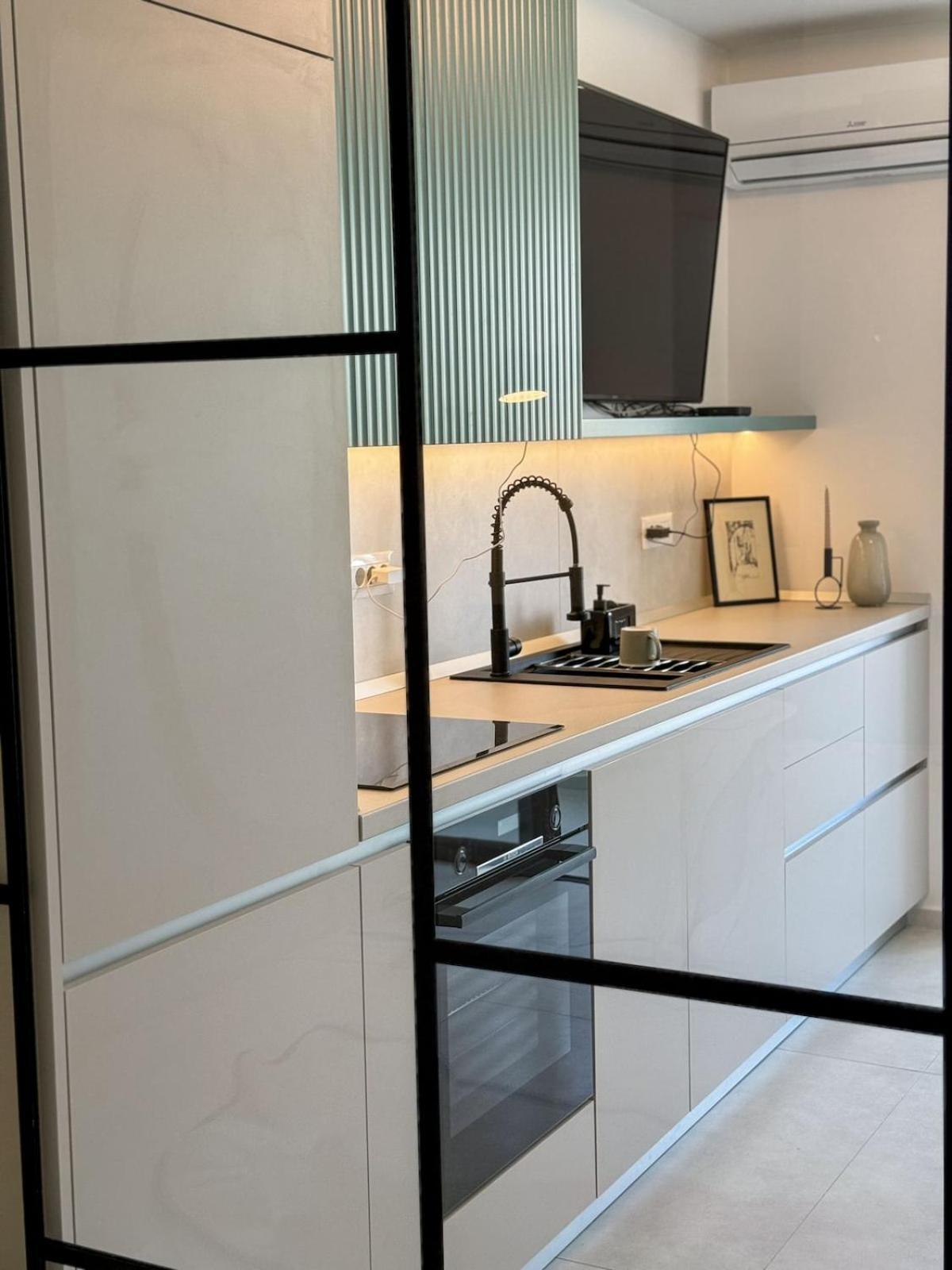 Designer Frame Apartman *