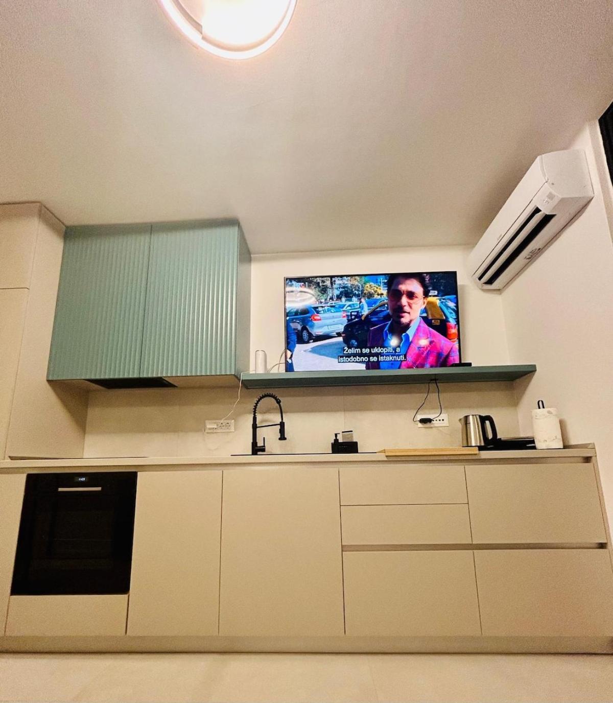 Designer Frame Apartman